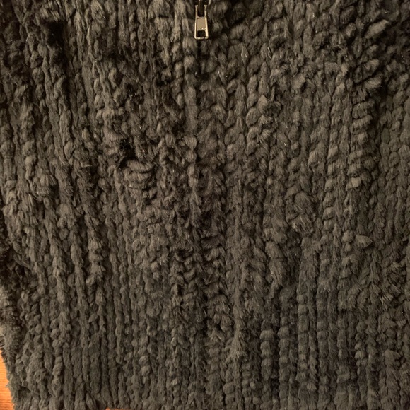 Henig Furs, Real BLACK Rabbit fur vest. FINE FURRIERS in CHARLOTTE N.C, Small. - Picture 7 of 7